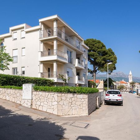 Beachfront Apartments Gabine Каштела Экстерьер фото