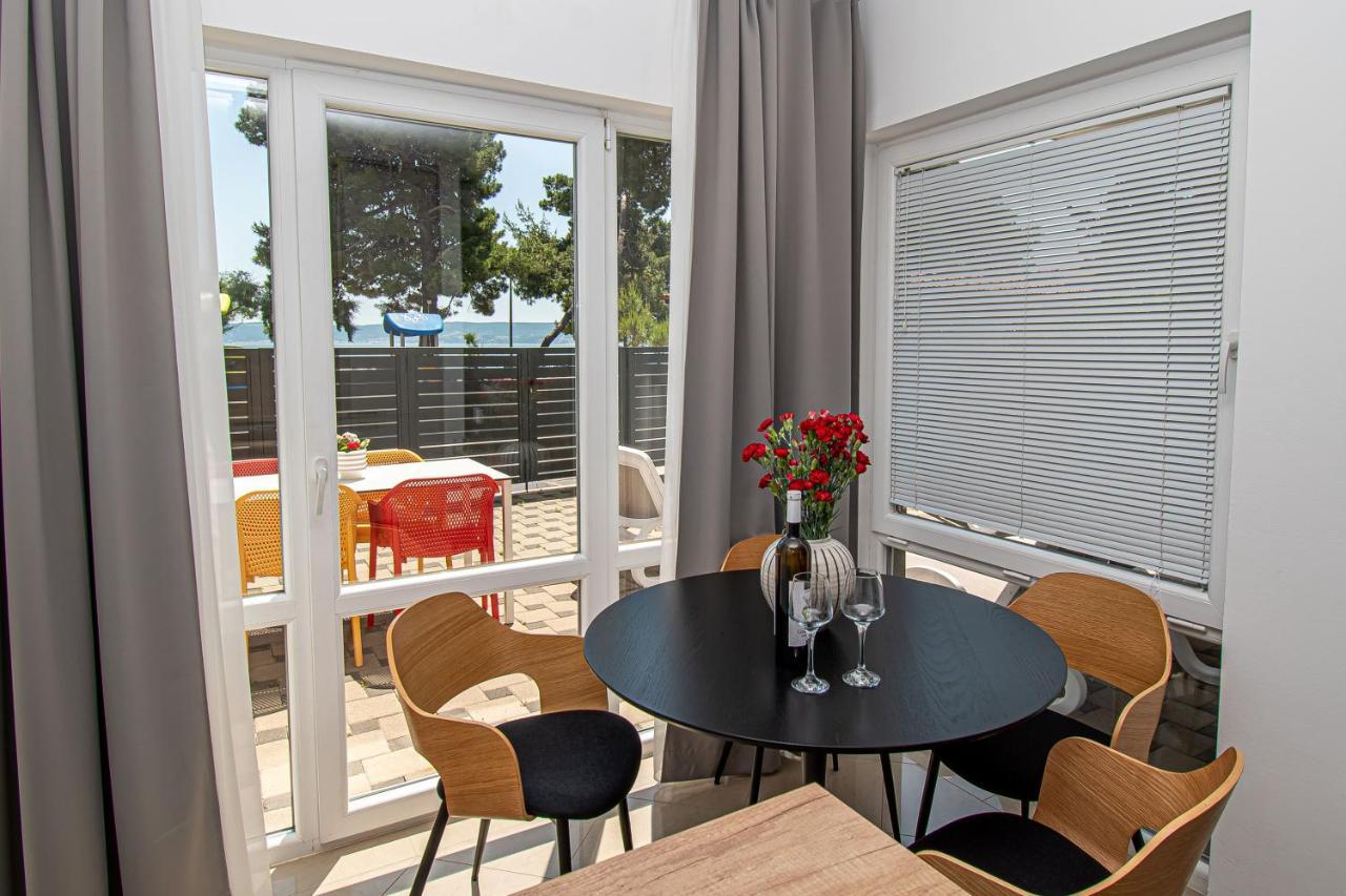 Beachfront Apartments Gabine Каштела Экстерьер фото