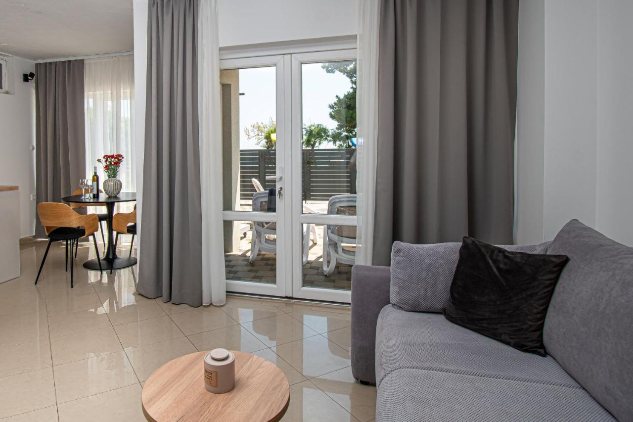 Beachfront Apartments Gabine Каштела Экстерьер фото